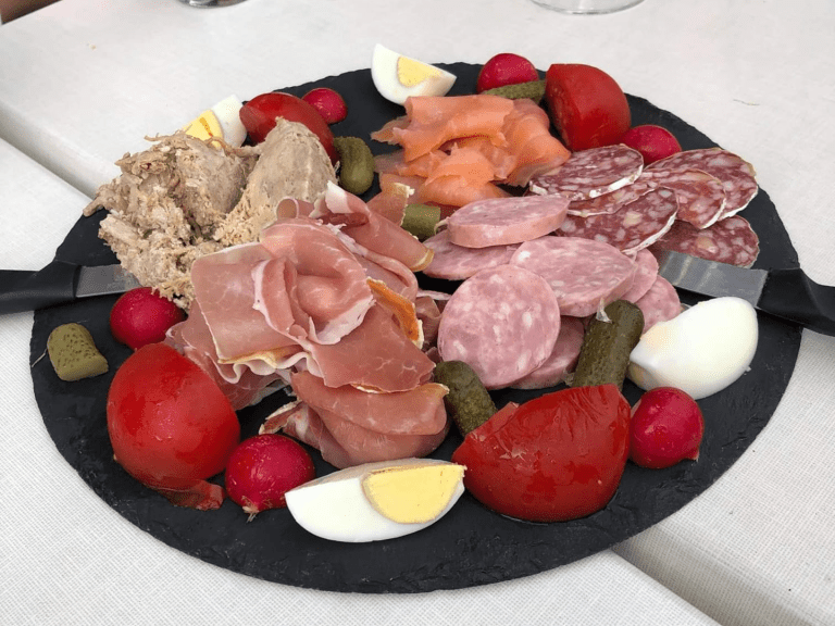 Assiette de charcuterie